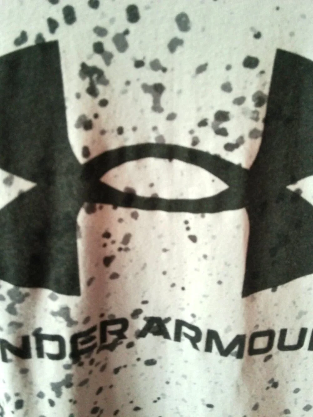 Under Armour T-Shirt Boy's Size Youth Large Loose Gray with Dots Short Sleeves